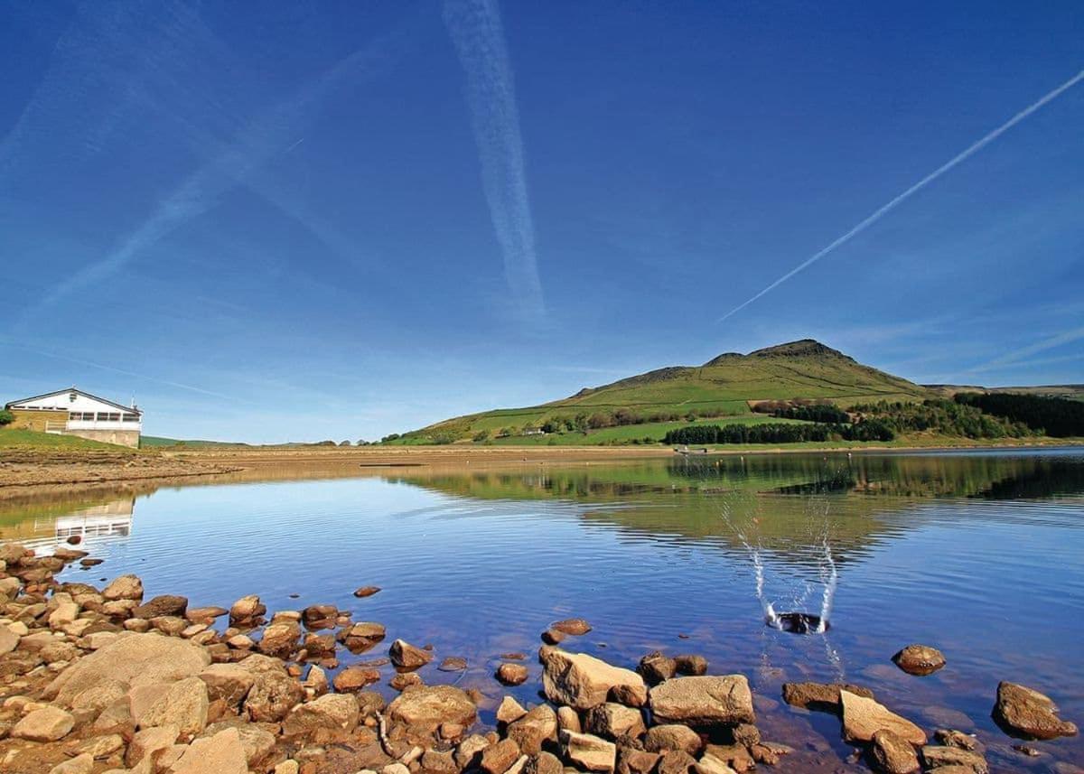 ホテル Dovestone Holiday Park Greenfield  エクステリア 写真